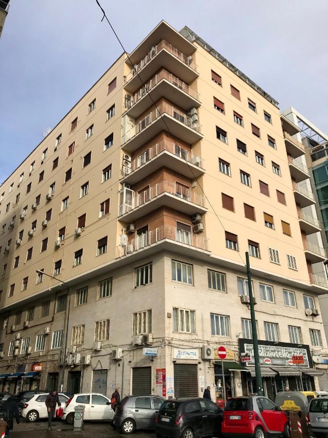 Апартаменты La Dimora Dell'Avvocato Неаполь Экстерьер фото